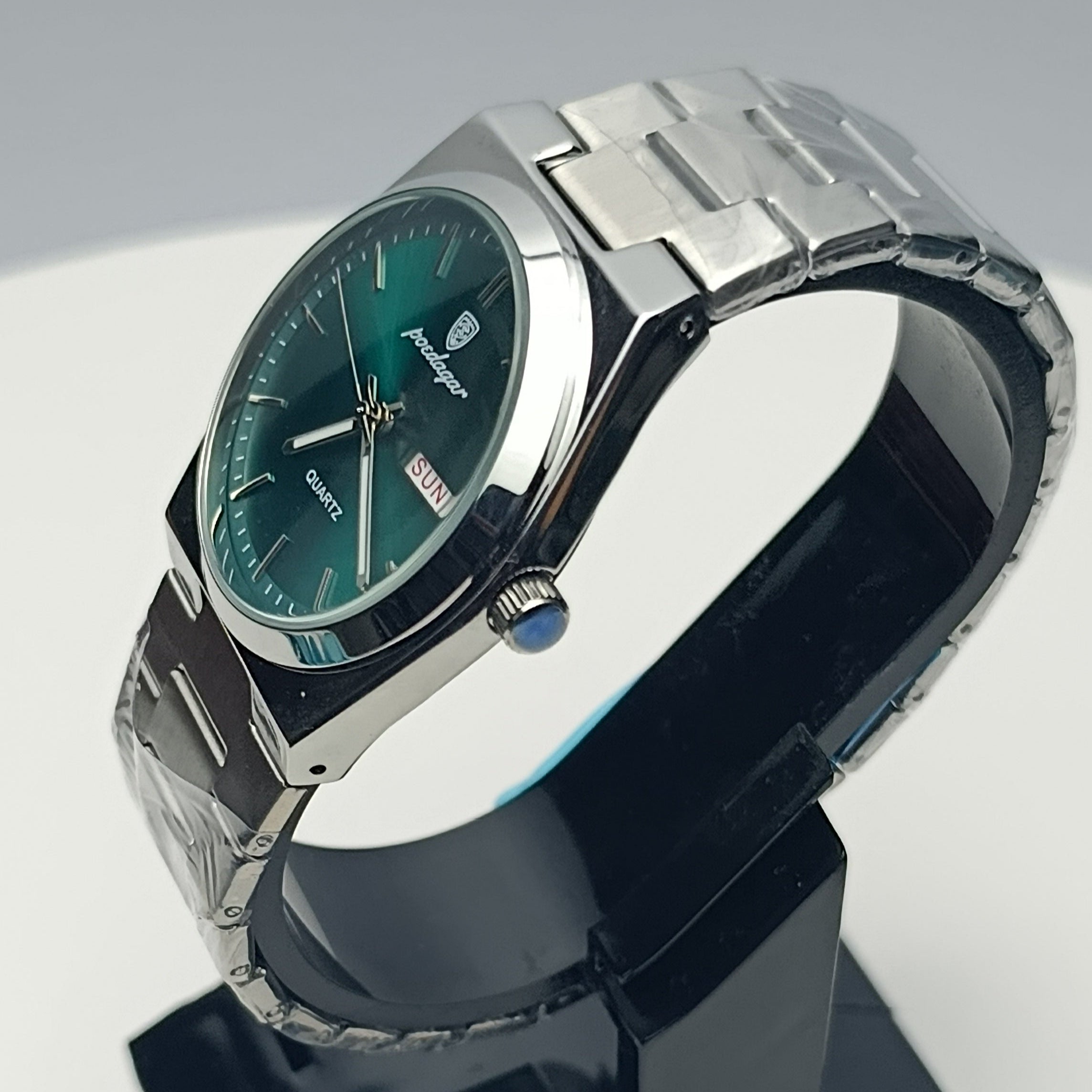 Poedagar Quartz Watch | Stainless Steel Strap | Day & Date Display (Tiffany Blue)