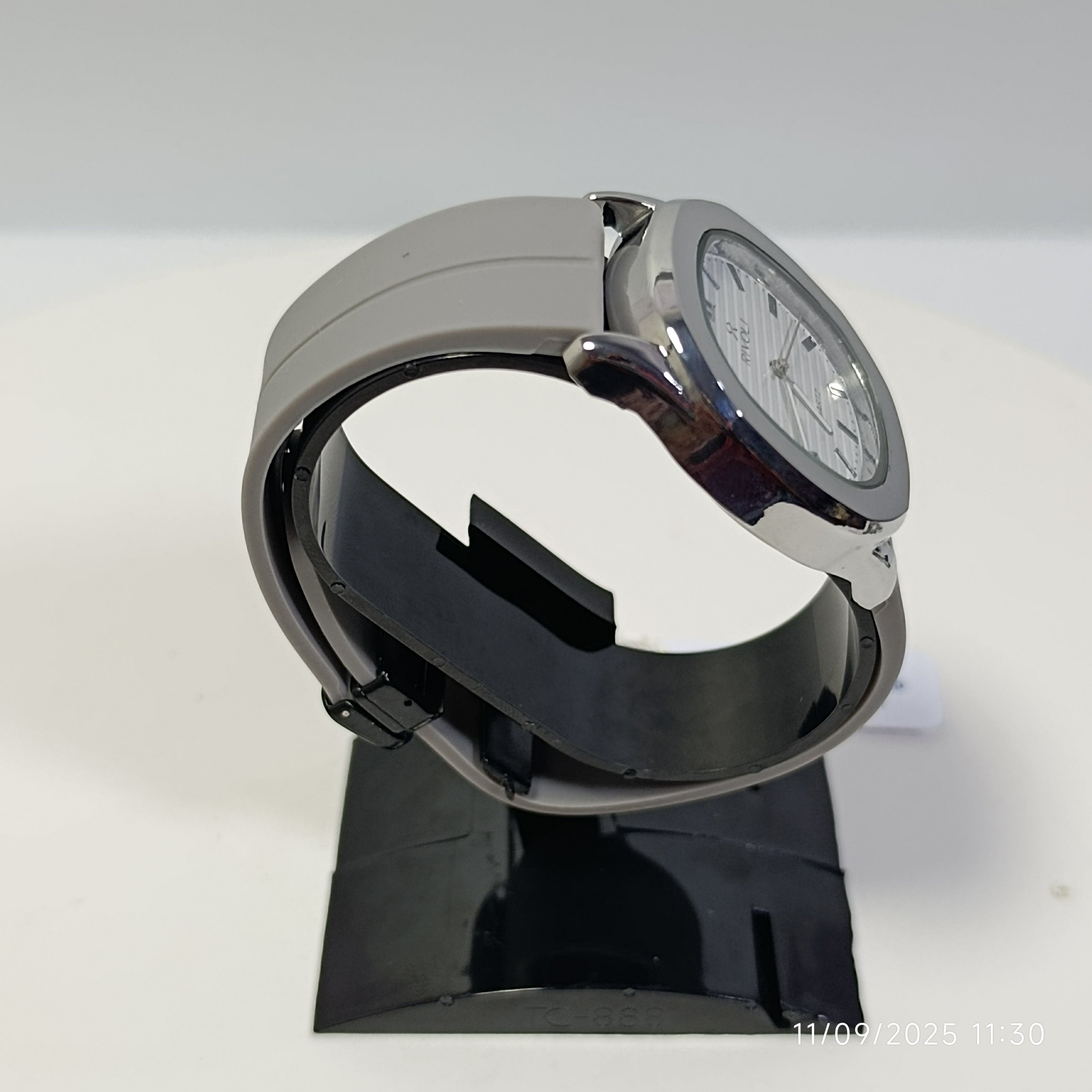 Rivoli PP Unisex || Magnet strap || White